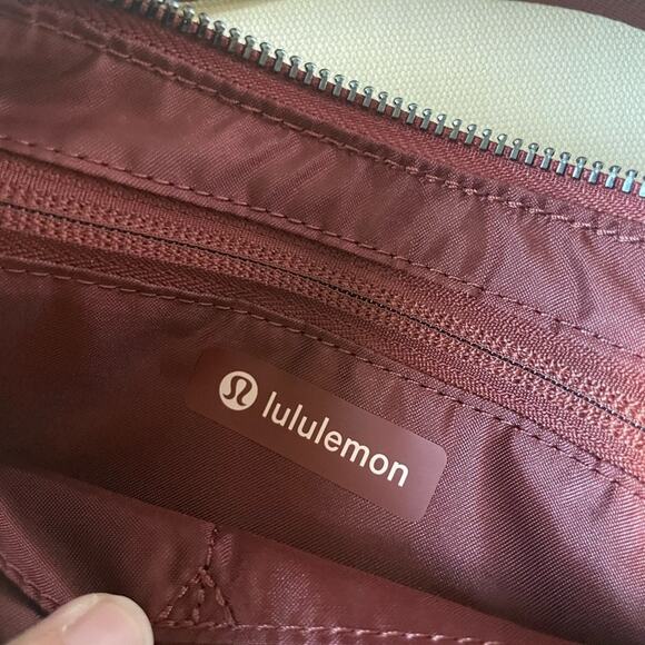 Lululemon City Essentials Small Shoulder Bag 3L - Rockwood - Picture 6 of 11